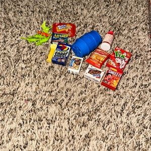 Dollhouse miniatures